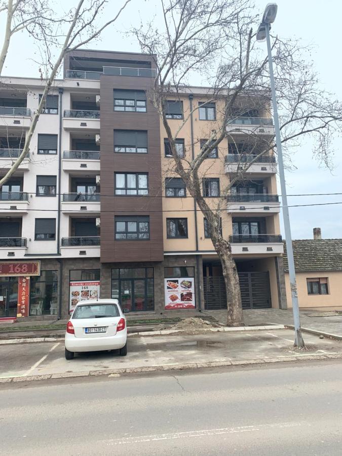 Royal Residence Apartmani Pančevo Eksteriør billede